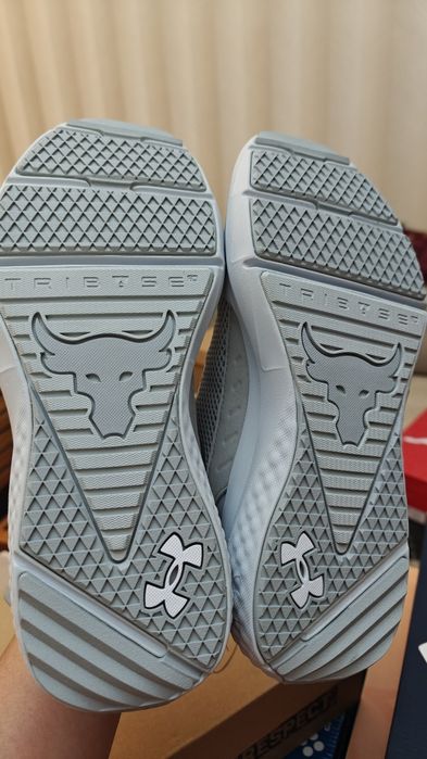 Кроссовки беговые Under Armour со скидкой