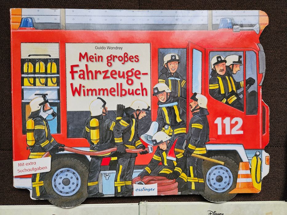 Книжки и дисни с тонколонка