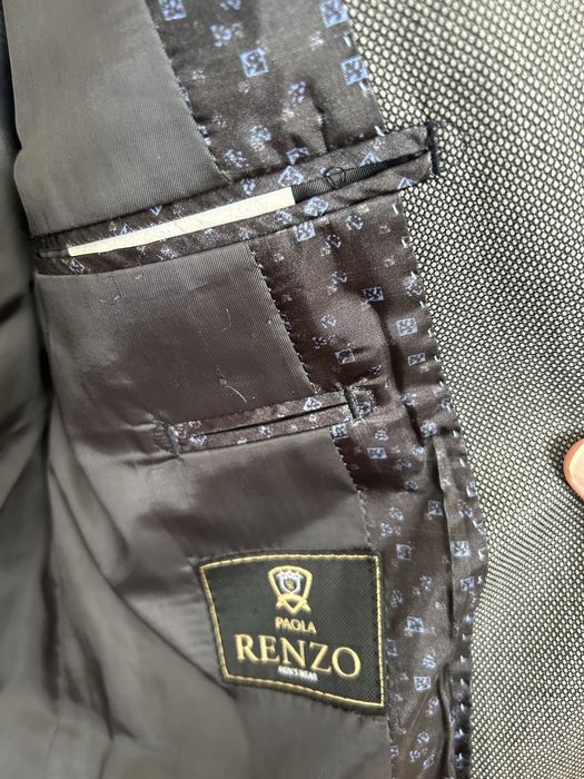 Продам мужские костюмы