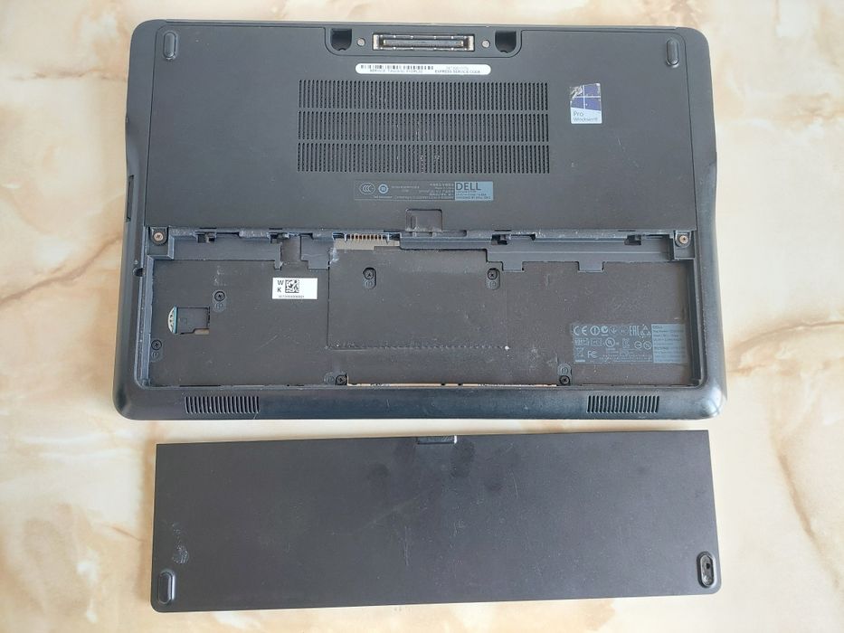 Vând Laptop DELL Latitude E7240 i5-4310U Touch-Screen 8GB SSD 256Gb !
