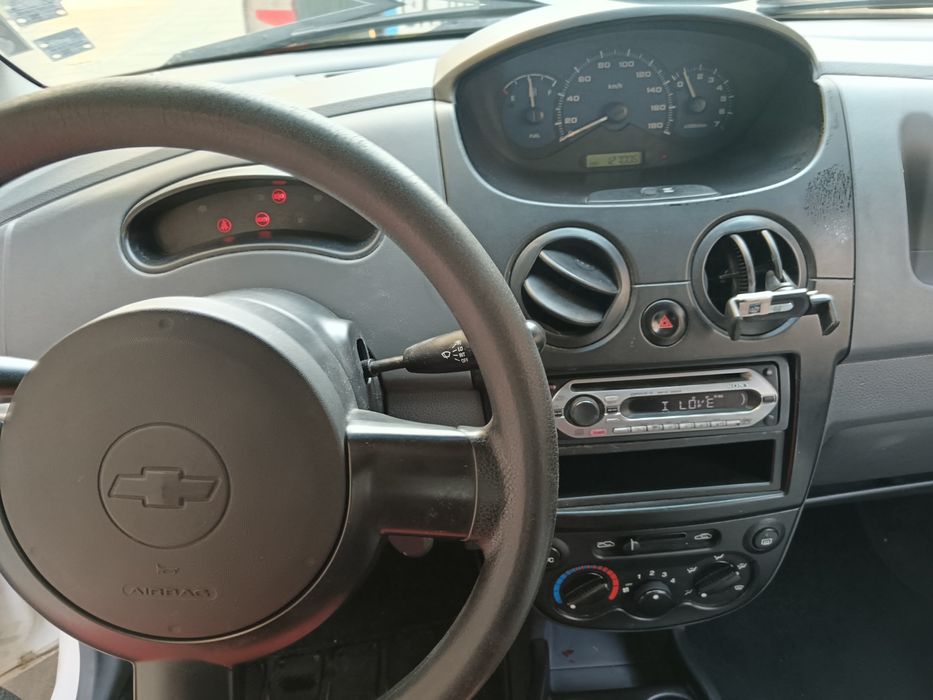 Продавам шевролет спарк