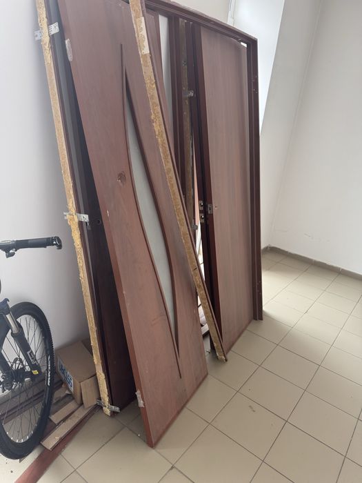 Двери б/у отдам даром самовывоз