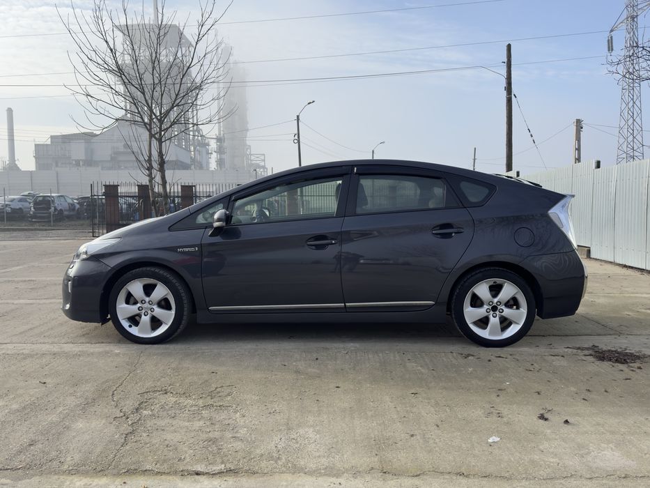 Toyota Prius Gen 3 full