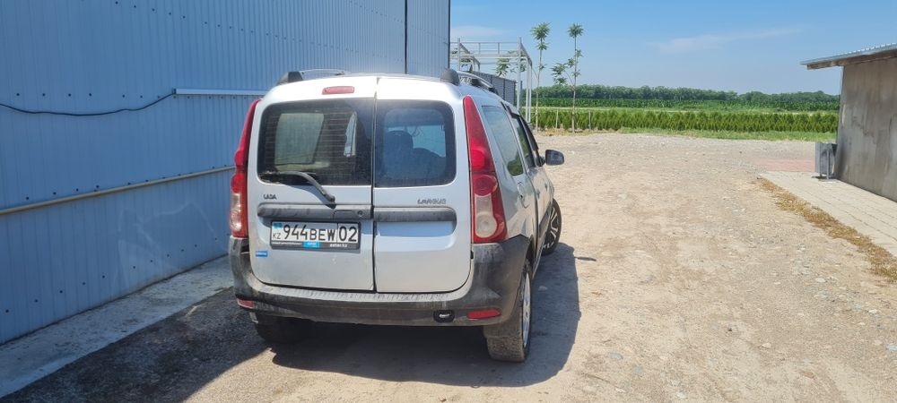 Продам ларгус в аварийном состоянии