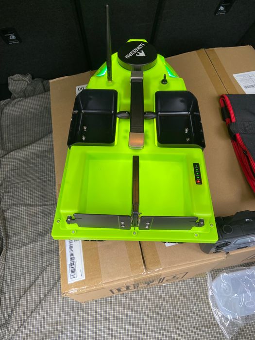 Лодка за захранка D19 GPS-100 точки