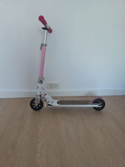 Trotinetă copii pliabilă, alb-roz, stare bună de funcționare Decathlon