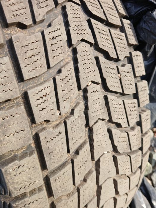 Продам шины б/у R16