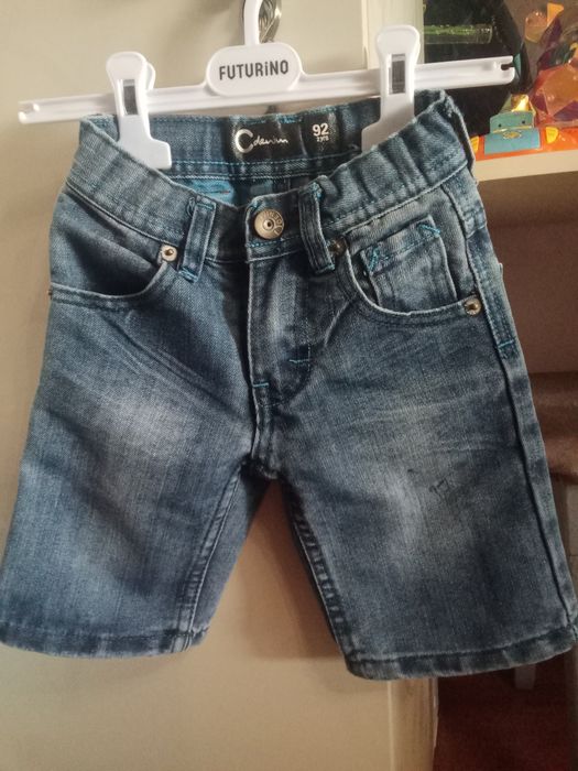 Продам джинсы на мальчика