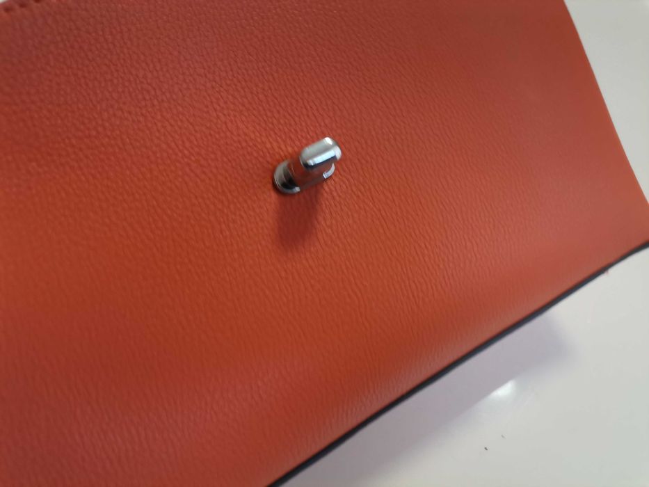 Дамски чанти различни марки и цветове