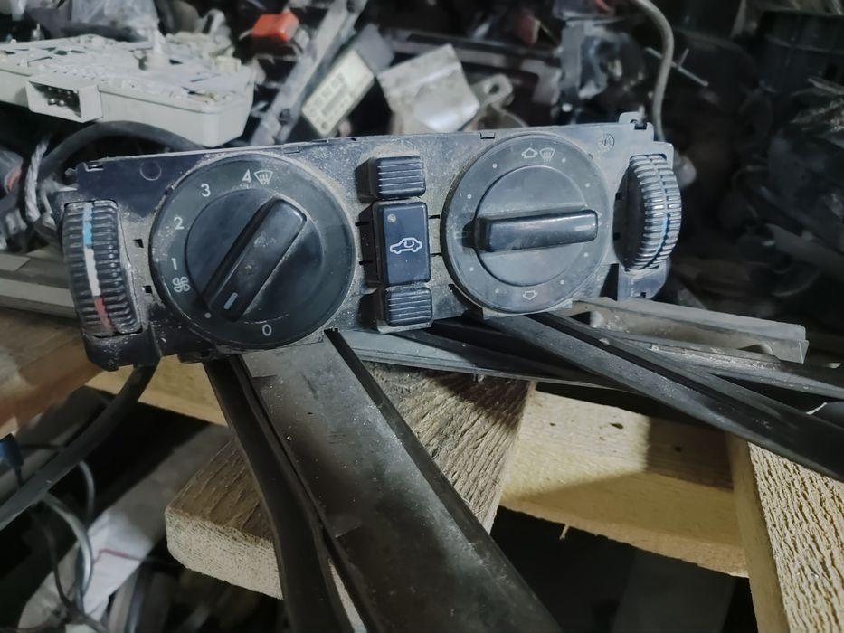 Продам запчасти на Мерседес W202