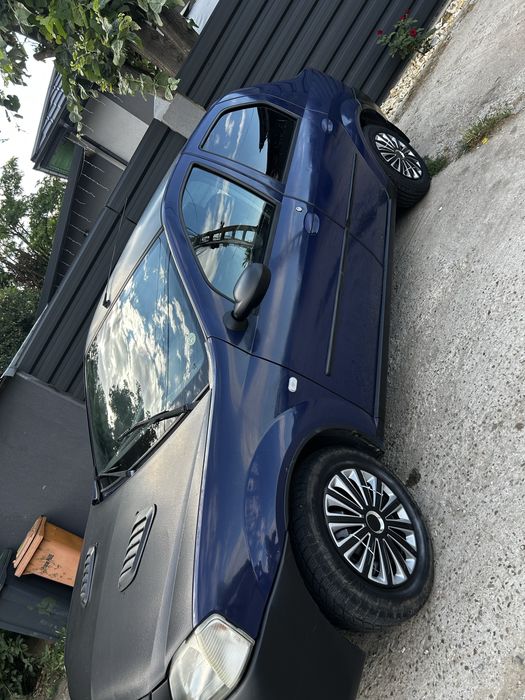 Vând Dacia Logan an fabricație 2005 motor 1 4MPI.Schimb!