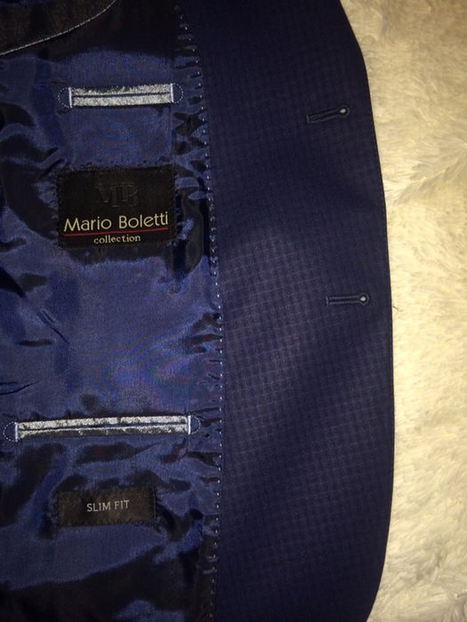 Костюм+рубашка +галстук 48 размер