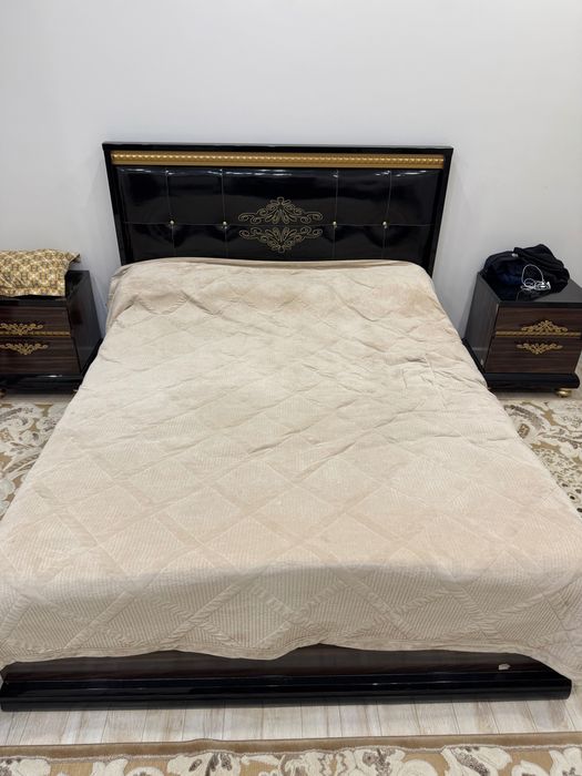 Продам кровать с матрасом