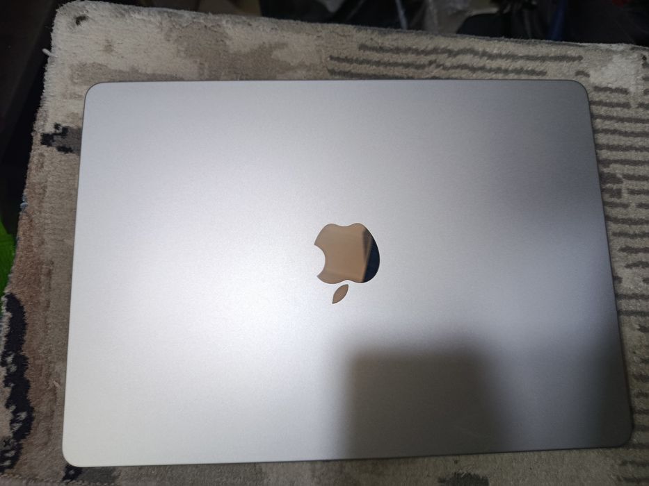 MacBook Air m3 16/256
