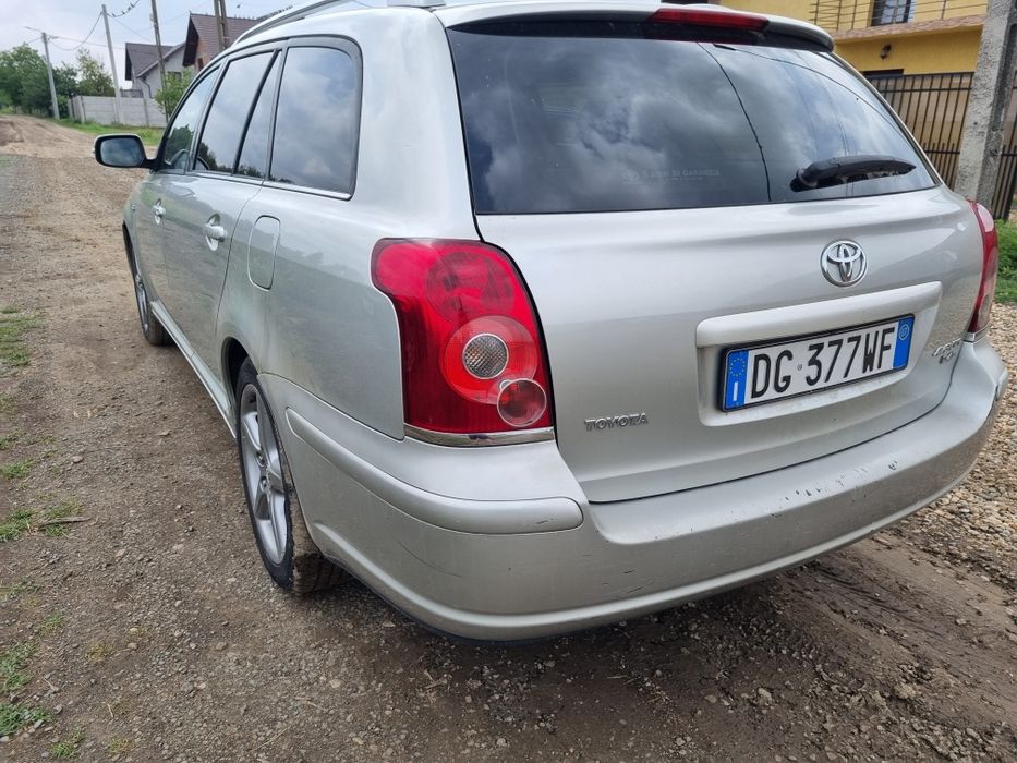 Dezmembrez Toyota Avensis T25 2.2 Dcat 2003-2009