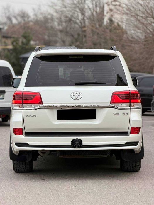 Sotuvda Toyota Land Cruiser 200