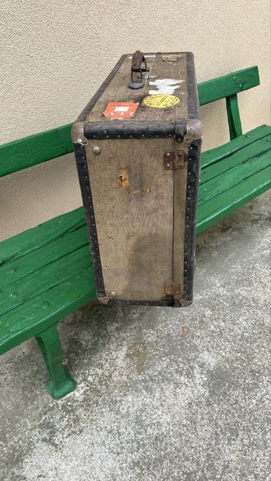 Стар куфар в мкого добро състояние