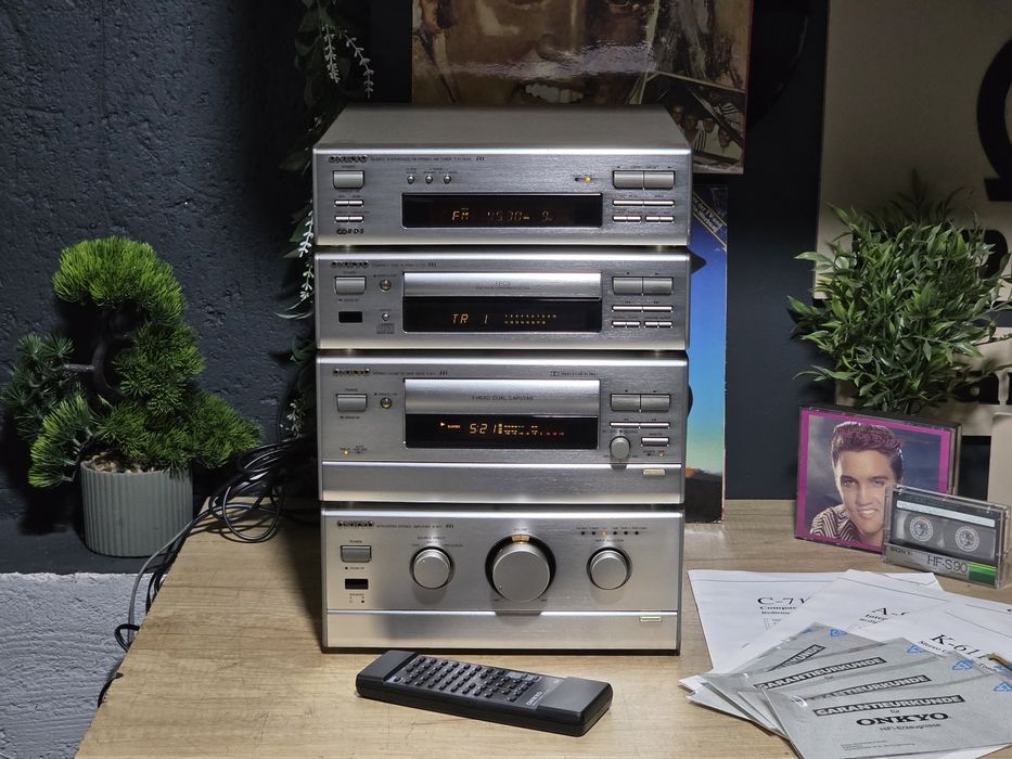 Linie audio ONKYO midi, Deck 3 head,dual cabstan ,tuner, amplificator cd-player  telecomanda, hifi stereo