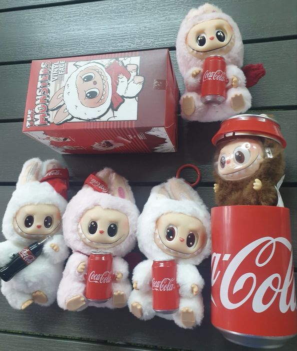 Labubu Coca Cola играчка 17см, Плюшена играчка Лабубу Кока Кола