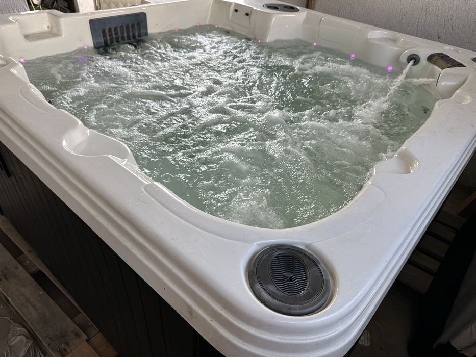 Градинско  Американско  джакузи , 6 места