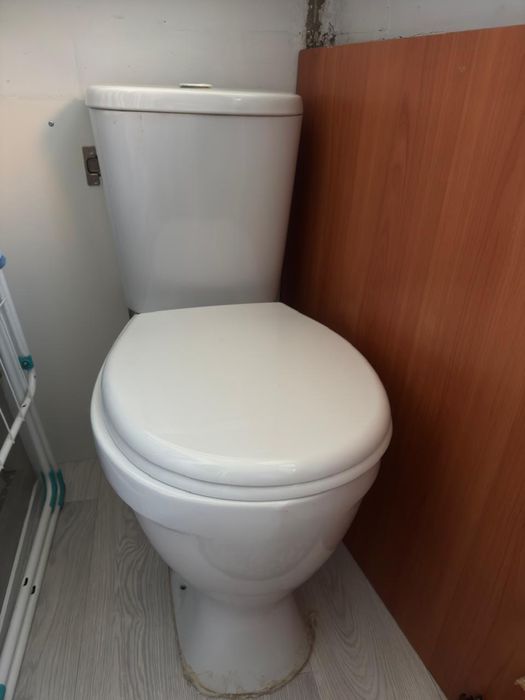 Унитаз с бачком