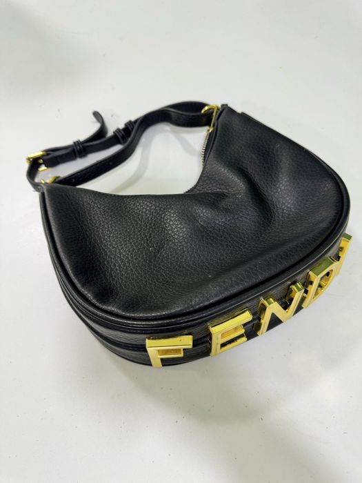 черная сумка FENDI