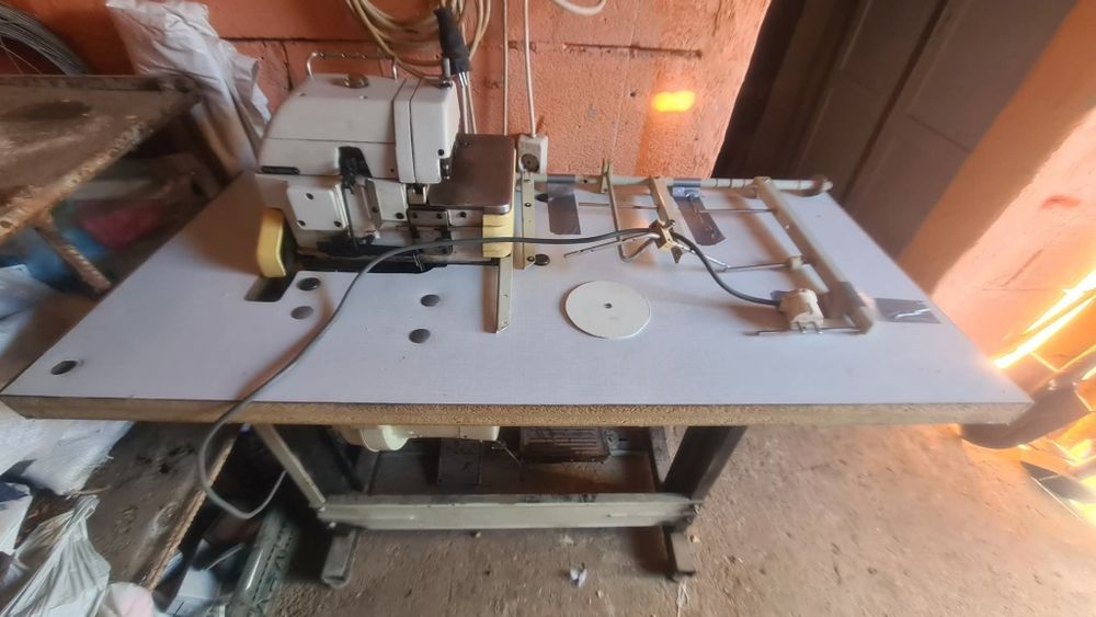 Masina de surfilat  FEIYUE   stare bună