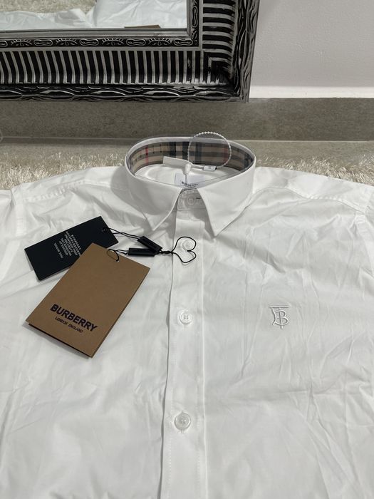 Camasa Burberry colectie noua