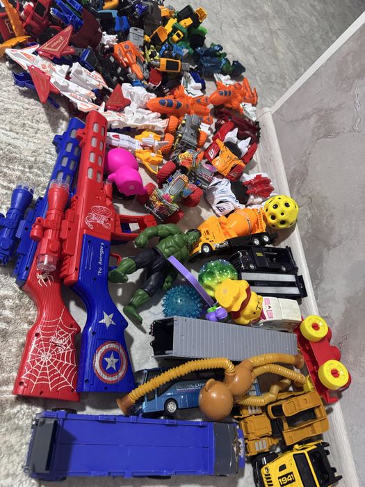 Игрушки разные б/у