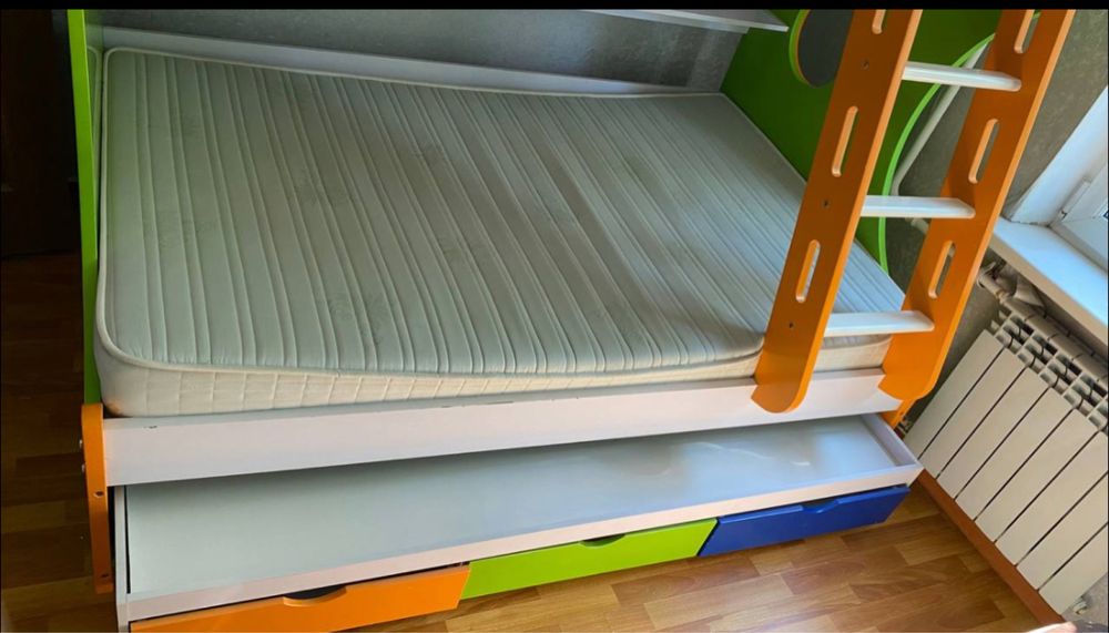 Двухьярусная кровать