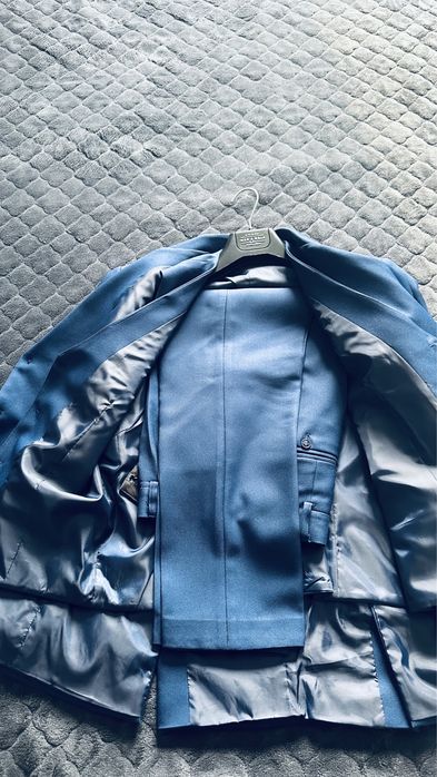 Костюм тройка