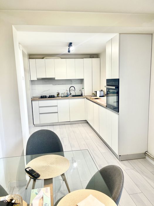 Vând apartament cu 2 camere, 62 mp, situat în zona Ultracentrală