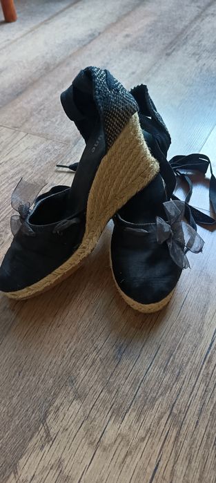 Дамски еспадрили с връзки около глезена, на висока подметка