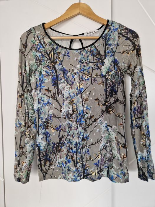 Блузи / жилетки размер S всяка на цена 5 евро