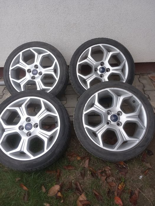 Vând jante originale Ford