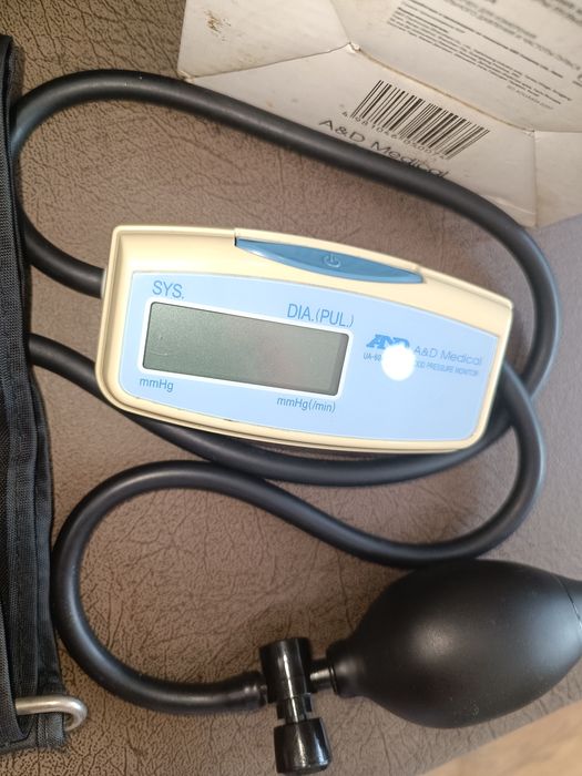 Продаётся тонометр AND