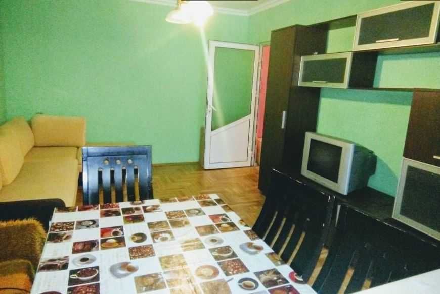 Дава се под наем Тристаен апартамент в Бургас, Славейков - 80 кв.м за 200 € - Снимка #1