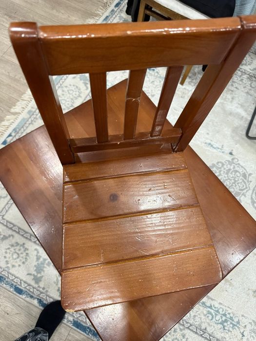 Продам стол со стульчиком из дерево!