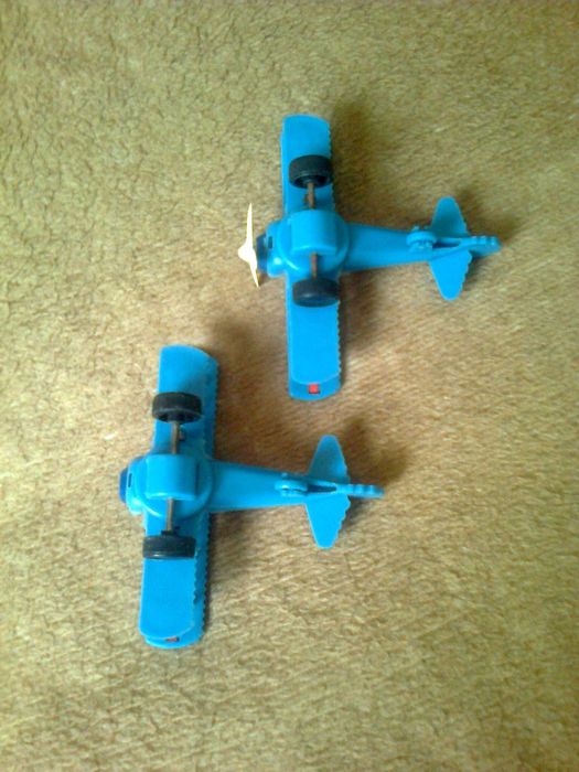 играчки колички; камиончета