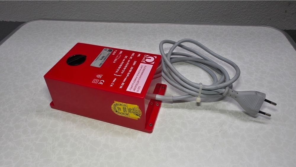 Трансформатор, регулатор и трифазен трансформатор за ниско напрежение.