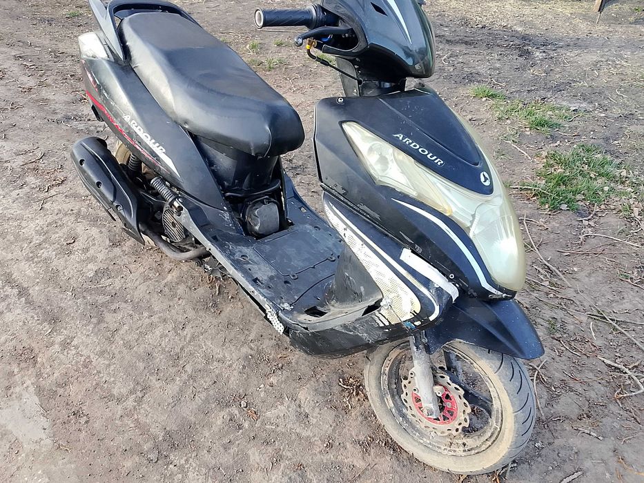 Продам скутер 150 кубов