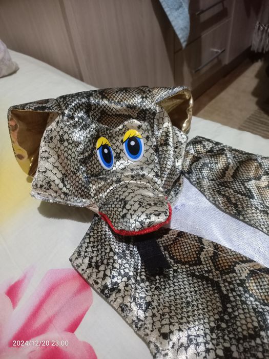 Продам костюм змейки