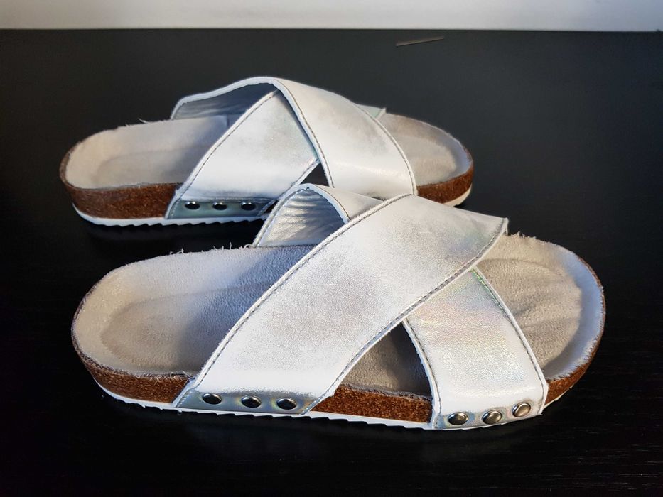 Slapi argintii cu talpa interioara din piele 37 (22 cm)