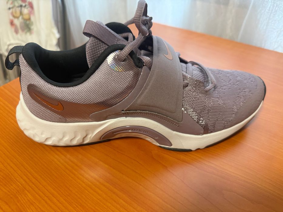 Чисто нови дамски маратонки Nike внос Америка! 40 номер. Топ оферта!