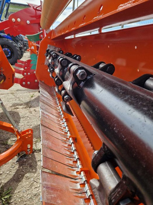 Tocator de curatare a terenurilor dupa recoltare - AGRIMASTER KA N (SKD) 2600