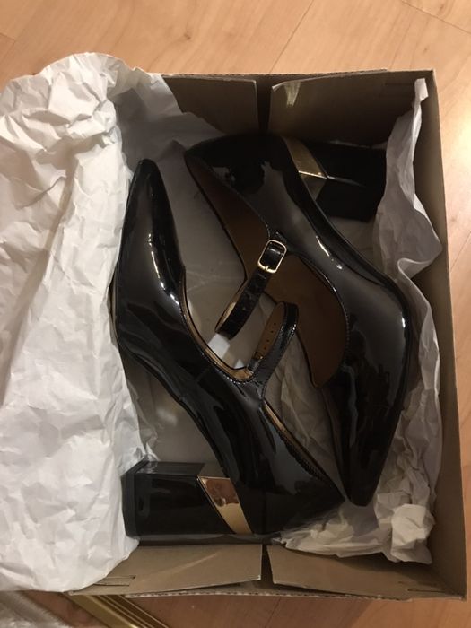 Чисто нови обувки на Sagan от естествена кожа!