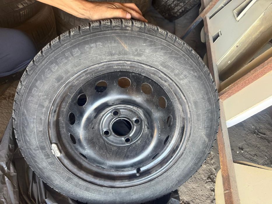 Продам шиный 185/65/R15 зимний