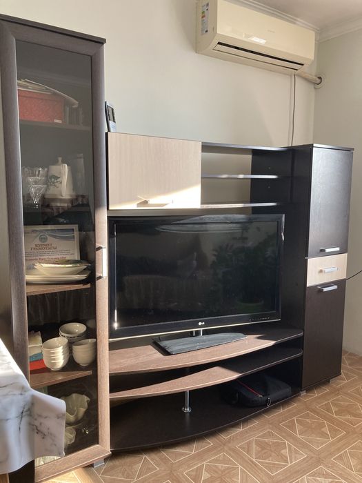 гостиной шкаф горька