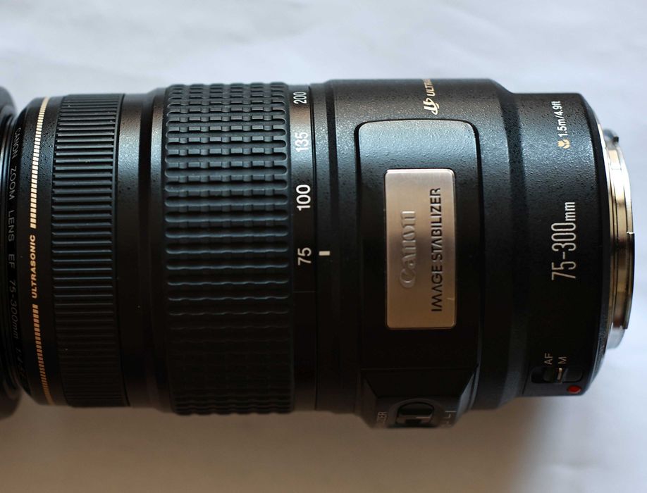 Продавам обектив Canon EF 75-300mm f/4-5.6 IS USM