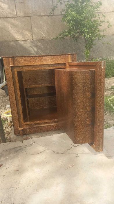 Бухорода сейф сотилади. продается несгораемый сейф. seyf.